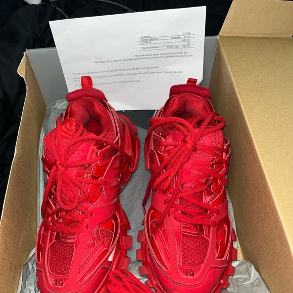 These are in a 39 men’s (6 US in men’s) Balenciaga track runners RED - Picture 2 of 8